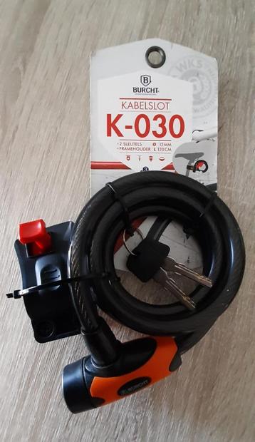 NIEUW FIETSKABELSLOT EN FIETS SPIEGELTJE SAMEN €3,50 beschikbaar voor biedingen