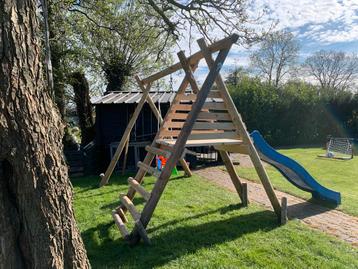 Nieuwe houten palen, sparren 360 lang schommelpalen beschikbaar voor biedingen