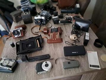 Hele Oude En Antieke Fotocamera's En Lenzen beschikbaar voor biedingen