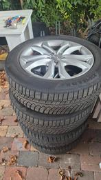 Audi Q5 winterbanden met velgen 235/55 R19, Auto-onderdelen, Banden en Velgen, Gebruikt, Banden en Velgen, Winterbanden, 235 mm