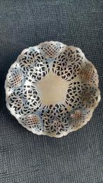 Verzilverde antieke opengewerkte schaal. 5 bij 22cm, Ophalen of Verzenden