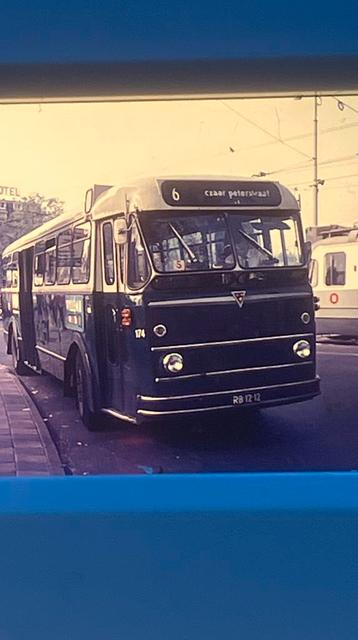 Oude dia blauwe autobus  Amsterdam: Bus & Tram beschikbaar voor biedingen
