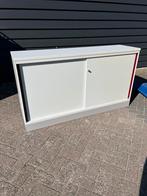 Nette stalen kast met beide zijde een legplank, geen sleutel, Ophalen, 50 tot 100 cm, Zo goed als nieuw, Minder dan 100 cm
