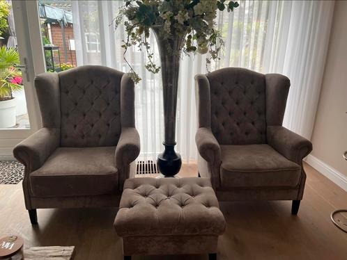 2  taupe oorfautails met hocker, Huis en Inrichting, Fauteuils, Stof, Ophalen of Verzenden