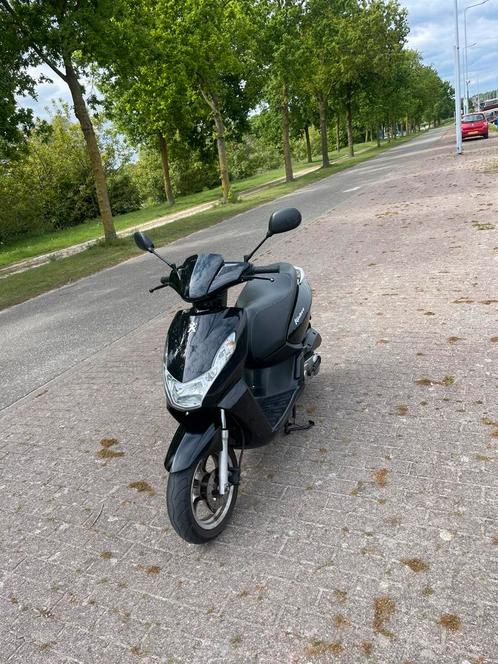 Peugeot kisbee 4t 50cc 2017 (met begrenser), Fietsen en Brommers, Scooters | Peugeot, Gebruikt, Overige modellen, Maximaal 45 km/u