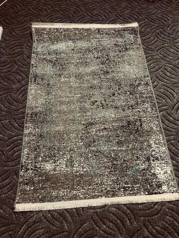 Nieuw iran tapijt 155x100