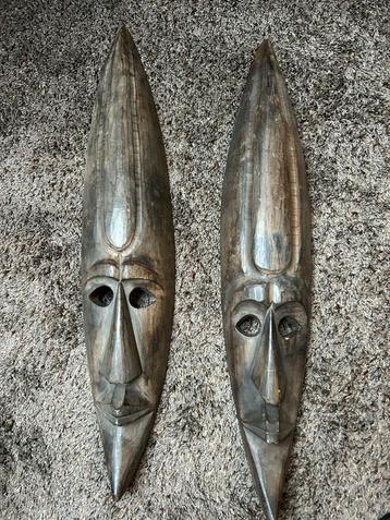 Houten Afrikaanse Maskers voor aan de Muur 2x beschikbaar voor biedingen