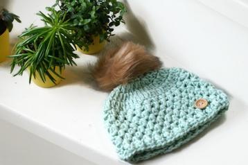 Handgemaakte mintgroene muts met pompon nieuw beschikbaar voor biedingen