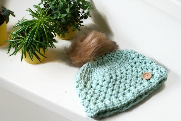 Handgemaakte mintgroene muts met pompon nieuw, Kinderen en Baby's, Babykleding | Mutsen, Sjaals en Wanten, Nieuw, Muts, Jongetje of Meisje