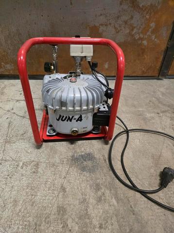 Jun air fluisterstille compressor 8 bar beschikbaar voor biedingen