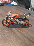 Valentino Rossi Minichamps Honda Repsol model 1:10, Ophalen of Verzenden, Motor
