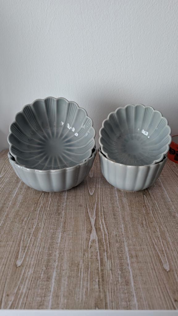 AH Schalen - Set van 4, Huis en Inrichting, Keuken | Servies, Zo goed als nieuw, Schaal of Schalen, Overige stijlen, Overige materialen