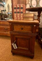 Super leuk antiek houten kastje, nachtkastje, landelijk, Ophalen, Minder dan 45 cm, Hoofdstraat 15 de steeg, Info@ilfienile.nl