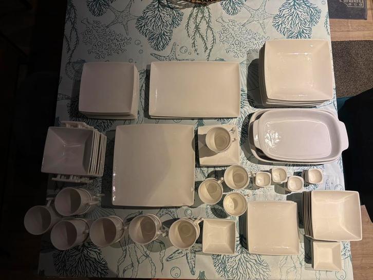 Yong servies, Huis en Inrichting, Keuken | Servies, Gebruikt, Compleet servies, Overige stijlen, Aardewerk, Ophalen