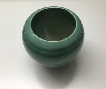 Nette gebruikte keramiek vaas beschikbaar voor biedingen