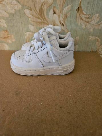 Leuke Nike baby schoenen maat 19.5 beschikbaar voor biedingen
