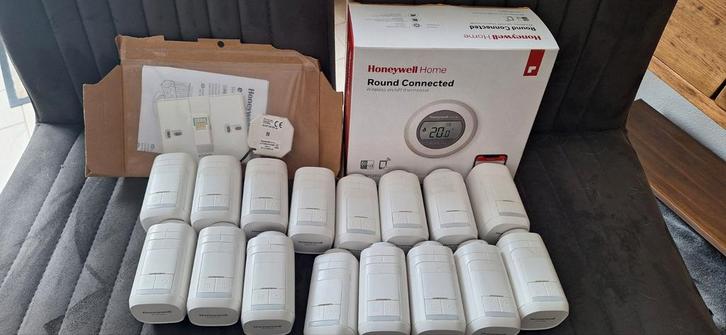 HONEYWELL EVOHOME HR91 DRAADLOZE RADIATORKNOPPEN!! EN MEER, Doe-het-zelf en Verbouw, Thermostaten, Ophalen of Verzenden