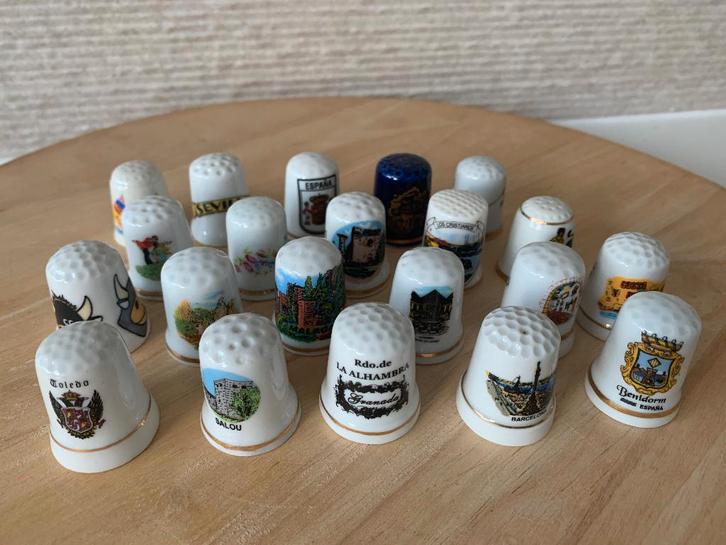 Verzameling mooie vingerhoedjes Spanje Mallorca Praag....., Verzamelen, Vingerhoedjes, Zo goed als nieuw, Buitenland, Porselein