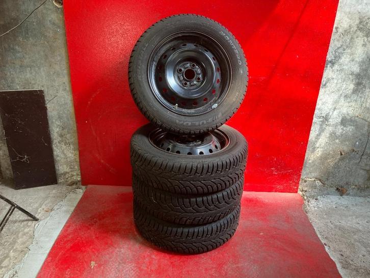 Winterbanden Suzuki Swift 2017 t/m 2024 175/65R15, Auto-onderdelen, Banden en Velgen, Banden en Velgen, Winterbanden, 15 inch