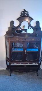 Noten vitrinekast met beschadiging - 195x125, Antiek en Kunst, Antiek | Meubels | Kasten, Ophalen of Verzenden