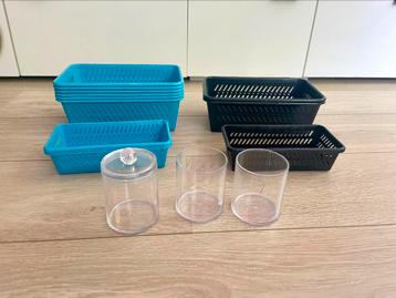 Blauwe en zwarte Opberg bakjes mandjes & 3 cosmetica bakjes beschikbaar voor biedingen