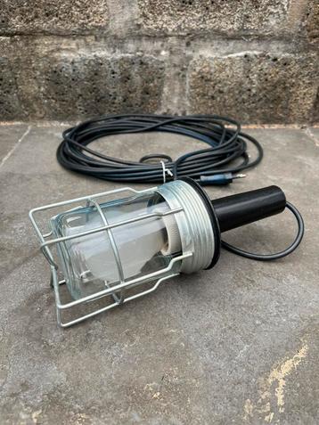 Vintage looplamp/garagelamp met lang snoer beschikbaar voor biedingen