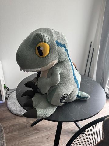 XL dino knuffel, blue van jurassic world beschikbaar voor biedingen