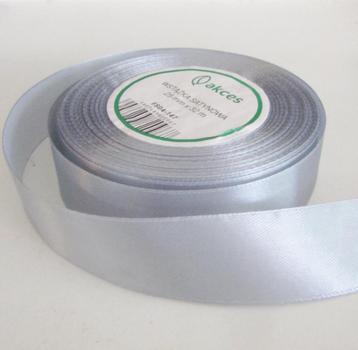 KOOPJE - SATIJN LINT - DIV. KLEURTJES - 32 METER - 2 EURO beschikbaar voor biedingen