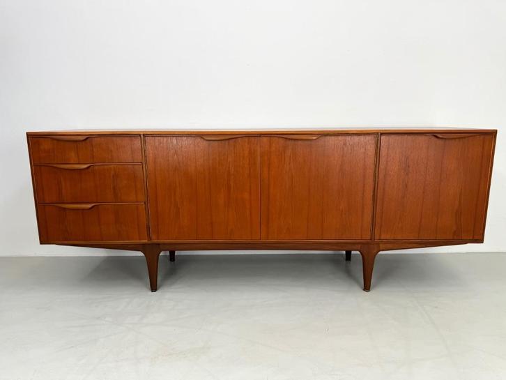 Vintage dressoir McIntosh., Huis en Inrichting, Kasten | Dressoirs, Zo goed als nieuw, 150 tot 200 cm, 25 tot 50 cm, Verzenden