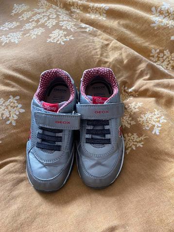 Geox schoenen met Minnie Mouse en lichtjes maat 27 beschikbaar voor biedingen