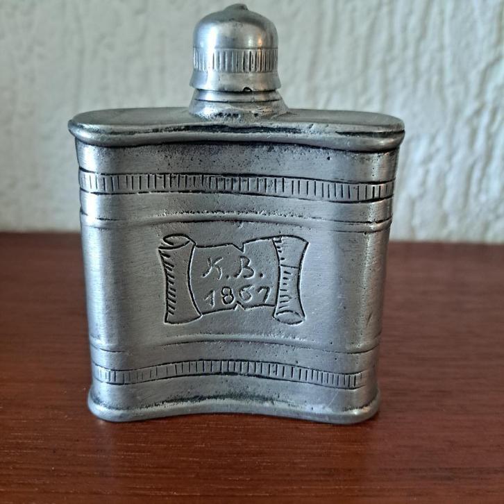 antiek tinnen heupflesje en rv shotglaasjes, Antiek en Kunst, Antiek | Tin, Ophalen of Verzenden
