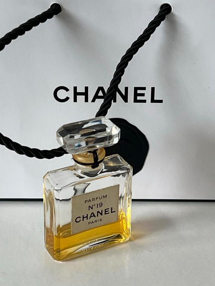 Vintage No19  Factice Zeldzaam, Sieraden, Tassen en Uiterlijk, Uiterlijk | Parfum, Zo goed als nieuw, Verzenden