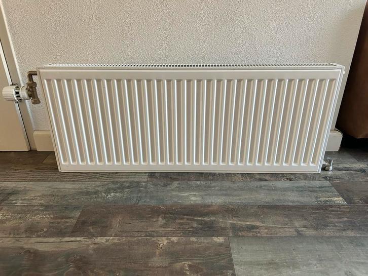 Radiator - zo goed als nieuw, Doe-het-zelf en Verbouw, Verwarming en Radiatoren, Zo goed als nieuw, Radiator, 800 watt of meer