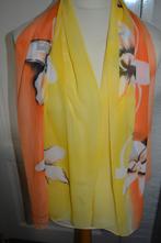shawl, prachtig langwerpig geel/oranje organza shawl, Ophalen of Verzenden, Zo goed als nieuw, Sjaal