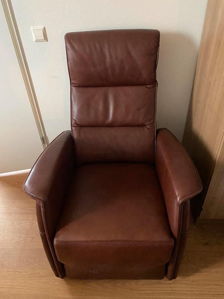 Leren sta-op stoel Porto Deluxe, Kleur Dino588, zgan, Huis en Inrichting, Fauteuils, Zo goed als nieuw, Leer, 75 tot 100 cm, 75 tot 100 cm