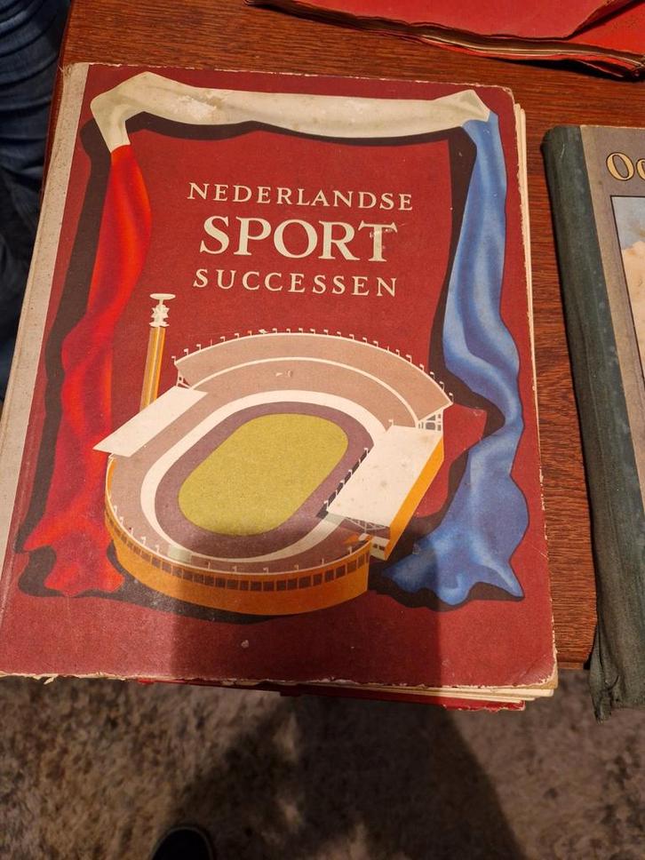 Nederlanse sport successen Plakboek 1954, Boeken, Sportboeken, Gelezen, Overige sporten, Ophalen