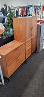Leuke jaren 60 kast bestaande uit 3 delen, Ophalen, Ceintuurbaan Noord 112-b Roden, Gebruikt, Info@kringloopfactory.nl