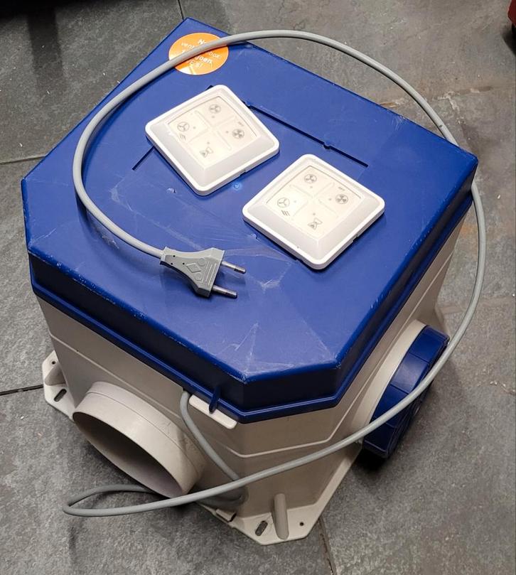 Itho Ventilatiebox RFT + 2 Afstandsbedieningen, Doe-het-zelf en Verbouw, Ventilatie en Afzuiging, Gebruikt, Ventilator en Afzuiger