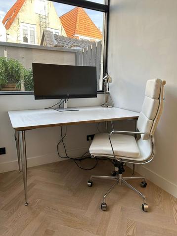 Bureau | Desk with chrome legs beschikbaar voor biedingen
