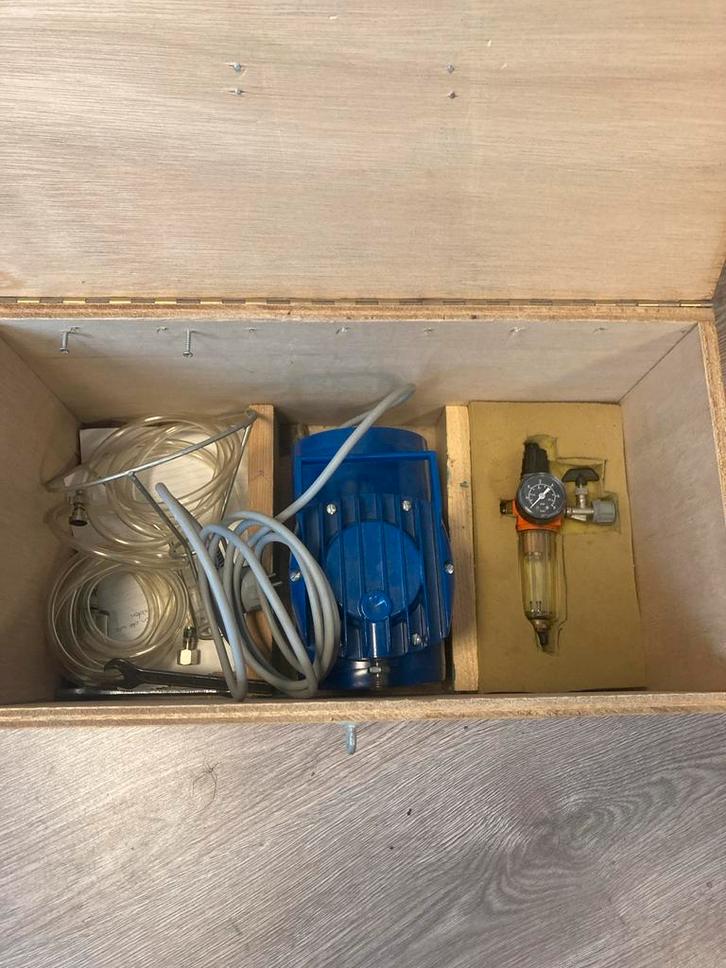 Airbrush Compressor, Doe-het-zelf en Verbouw, Compressors, Gebruikt, Minder dan 6 bar, Minder dan 25 liter, Minder dan 200 liter/min