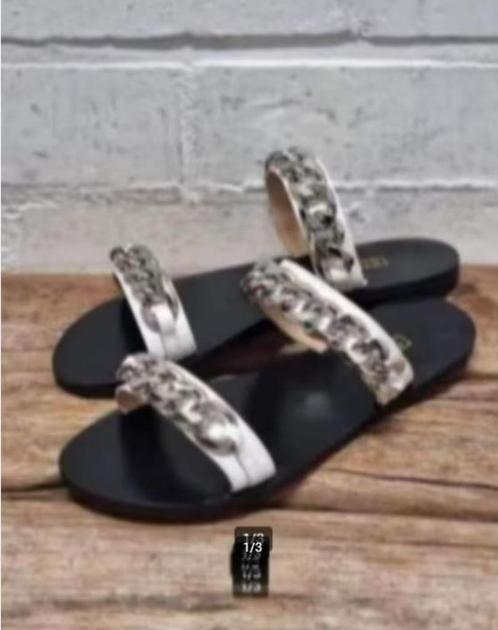 SIREN - Prachtige leren chain slippers maat 36 - Nieuw, Kleding | Dames, Schoenen, Nieuw, Slippers, Wit, Ophalen of Verzenden