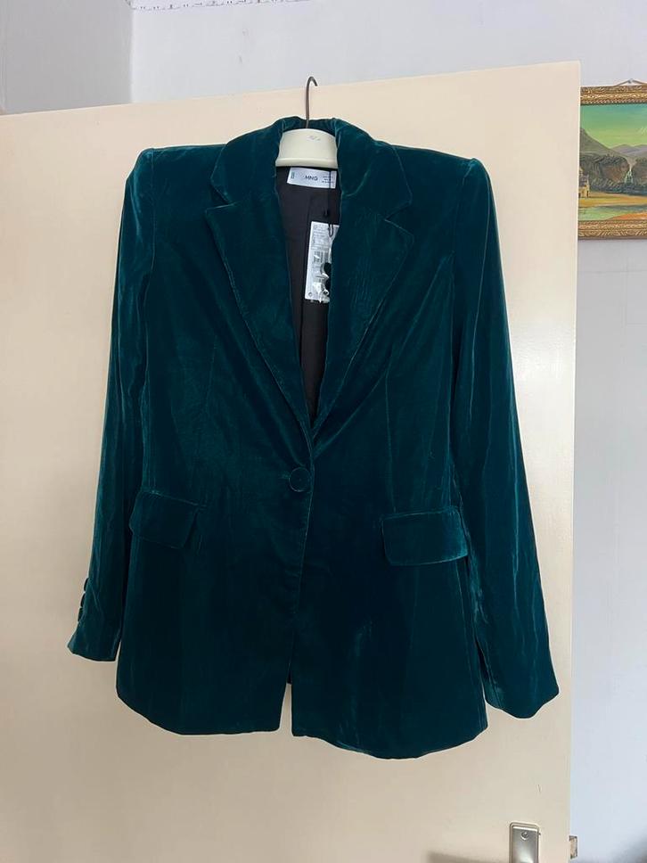 MNG Groene Velvet Blazer - Maat S, Kleding | Dames, Jasjes, Kostuums en Pakken, Nieuw, Jasje, Maat 36 (S), Groen, Ophalen of Verzenden
