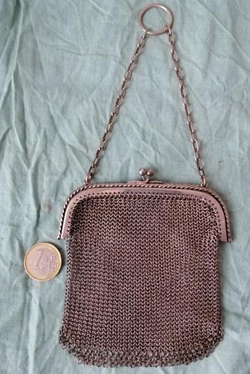 Klein zilveren maliënkolder tasje of groot beursje beschikbaar voor biedingen