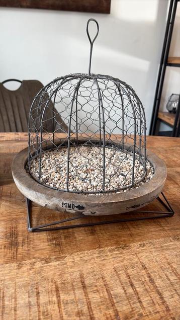 Ptmd metalen stolp met houten en metalen bord beschikbaar voor biedingen