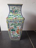 Vierkante porseleinen Chinese vaas, 1e helft 20e eeuw, Ophalen of Verzenden
