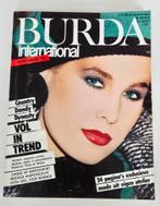Vintage BURDA International herfst/winter 1985, Hobby en Vrije tijd, Kledingpatronen, Ophalen of Verzenden