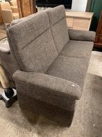 Grijs/bruine 2 zits stoffen bank, Ophalen, ., Zo goed als nieuw, .