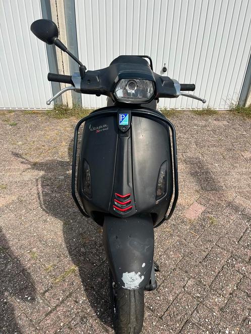 Vespa Sprint 2017 opknapper, Fietsen en Brommers, Scooters | Vespa, Zo goed als nieuw, Benzine, Ophalen
