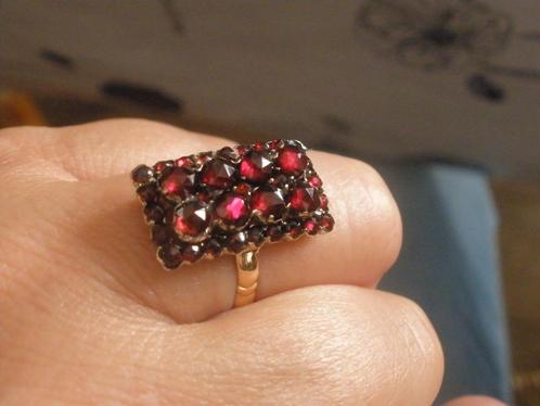 Royale Gouden Ring met rode Granaten uit Zeeuwse Boedel 14K, Sieraden, Tassen en Uiterlijk, Ringen, Zo goed als nieuw, Dame, 18 tot 19
