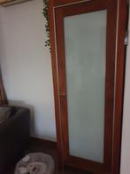 2 kasten Notenhout €50,00, Ophalen